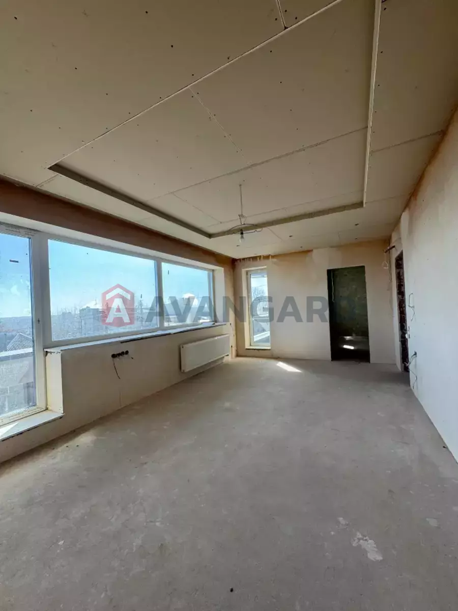 �������, 280 ��.�. ���� 18