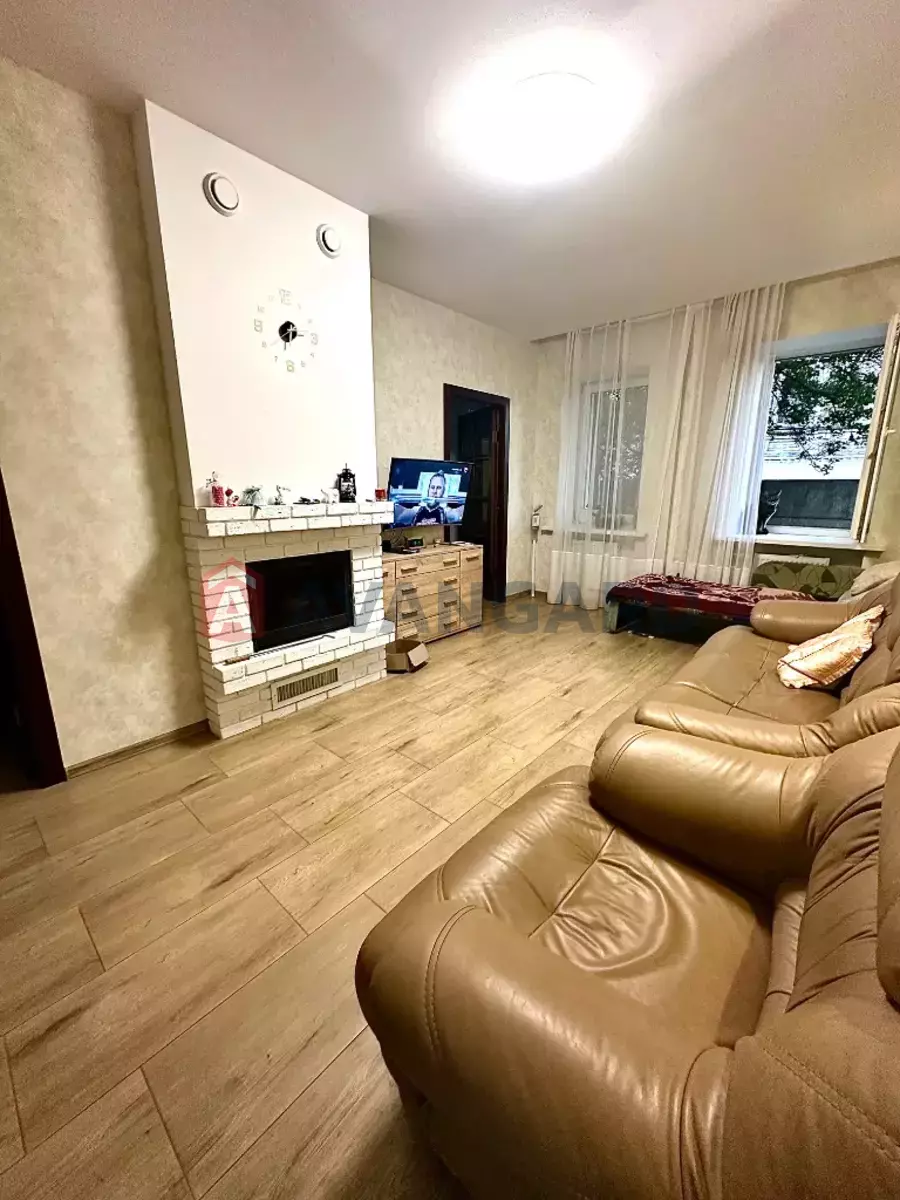 �������, 165 ��.�. ���� 3