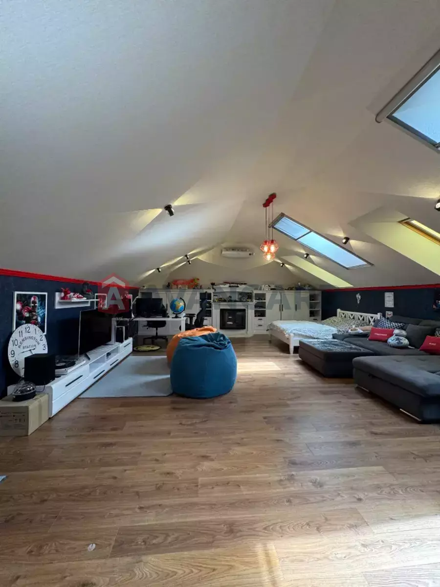 �������, 238 ��.�. ���� 19