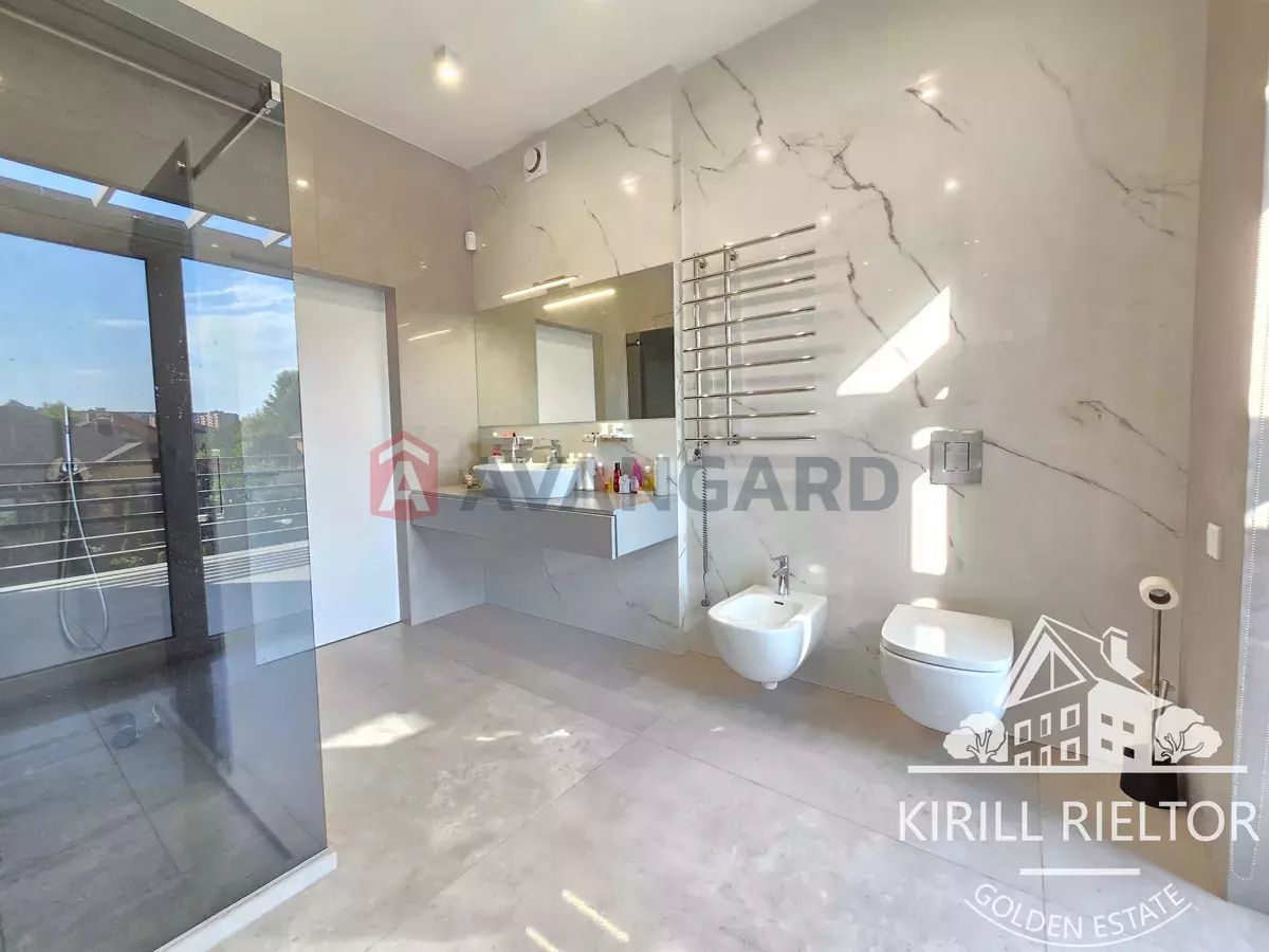 �������, 306 ��.�. ���� 8