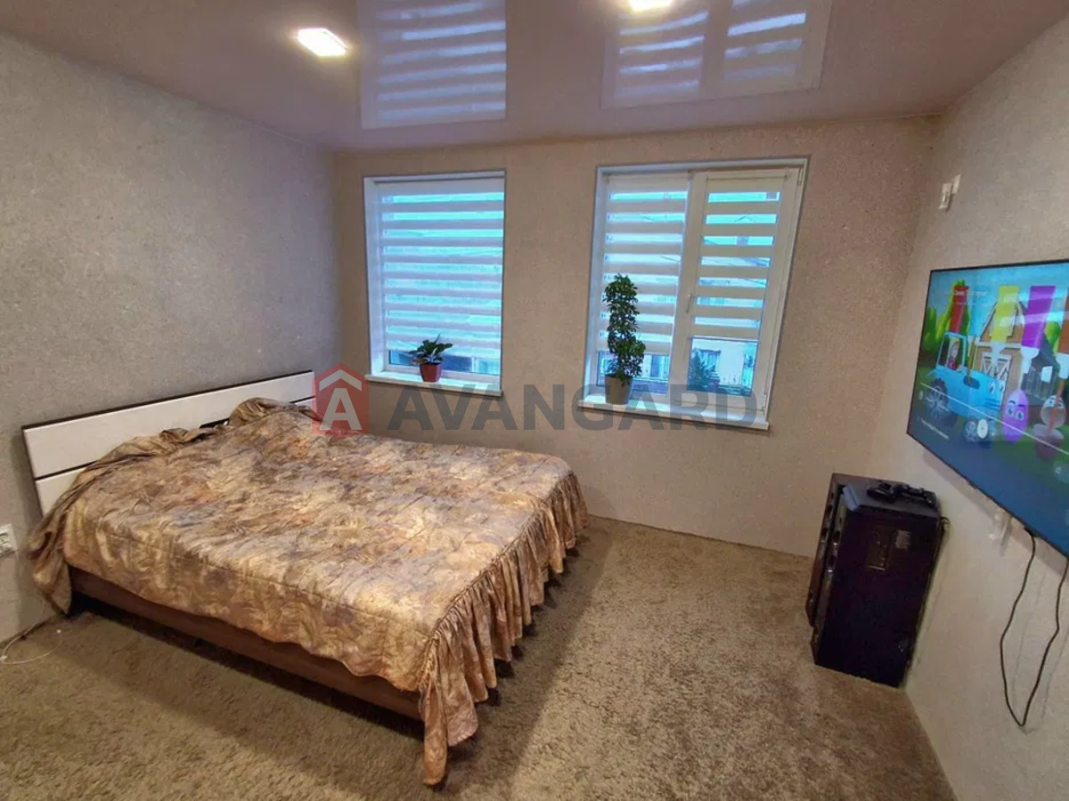 �������, 280 ��.�. ���� 9