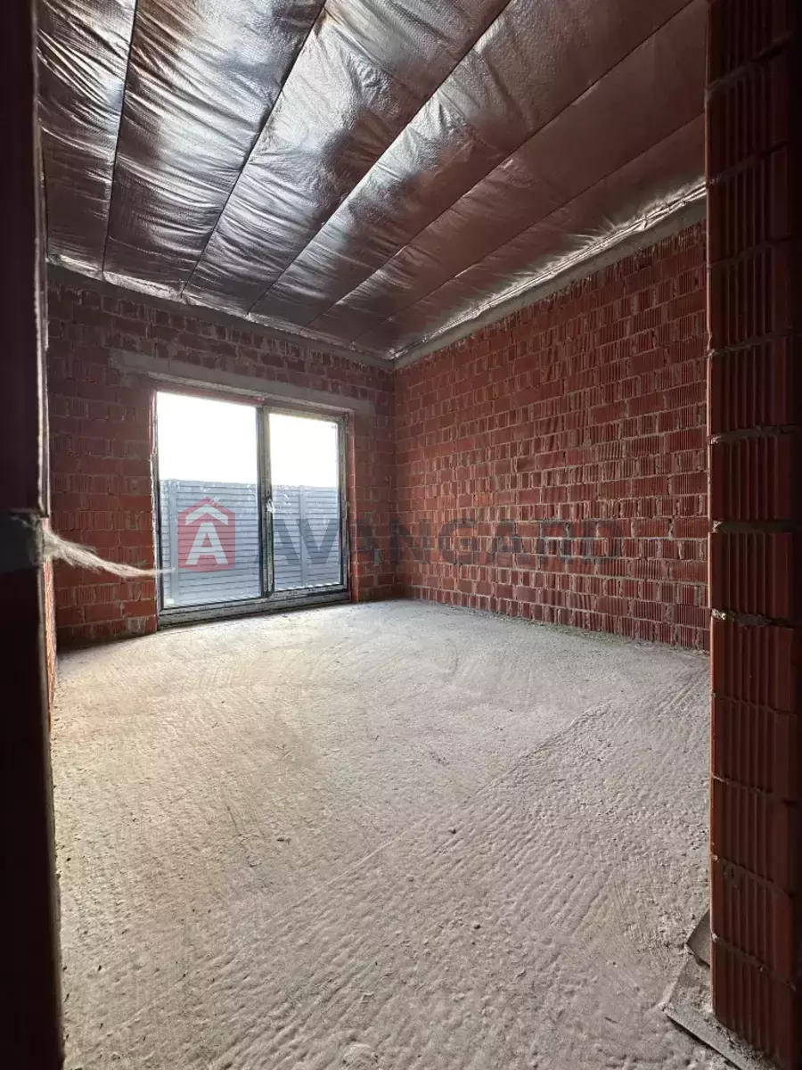�������, 100 ��.�. ���� 8