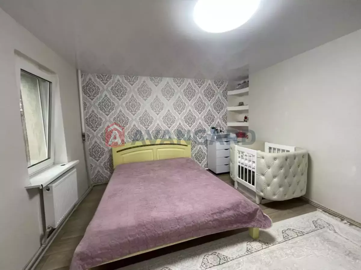 ���, 100 ��.�. ���� 8