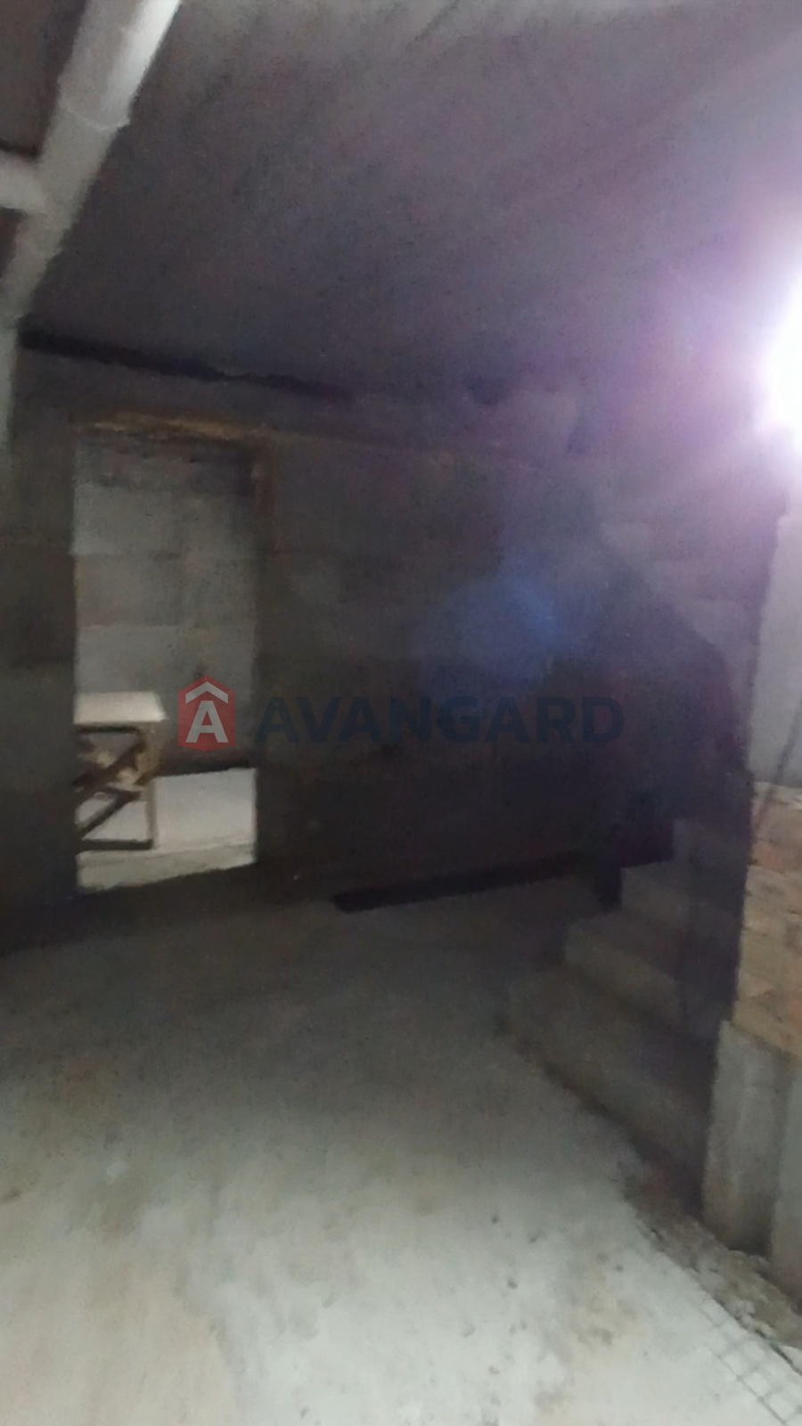 ��������, 180 ��.�. ���� 12