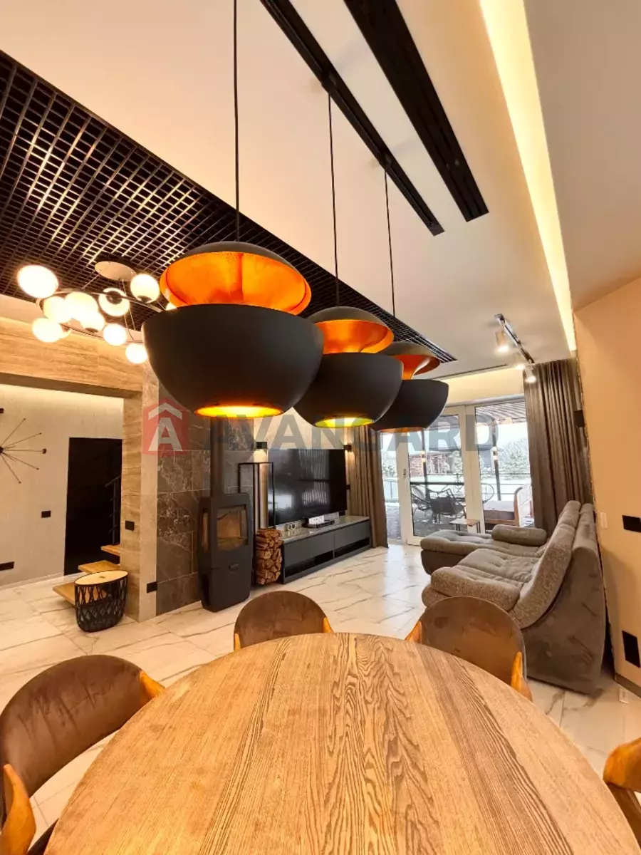 �������, 205 ��.�. ���� 2