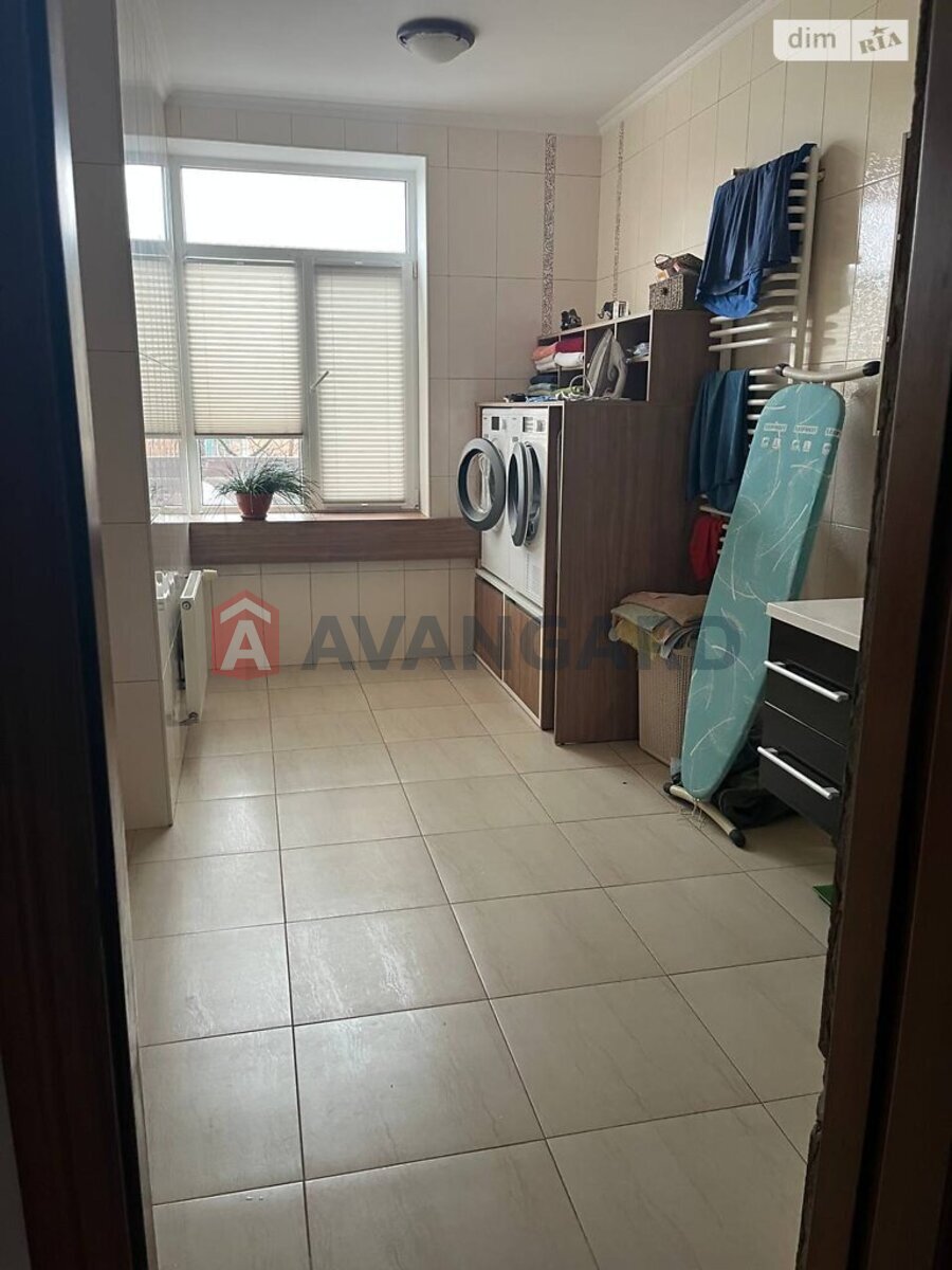 �������, 144 ��.�. ���� 18