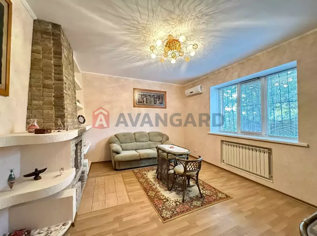 �������, 176 ��.�. ���� 19