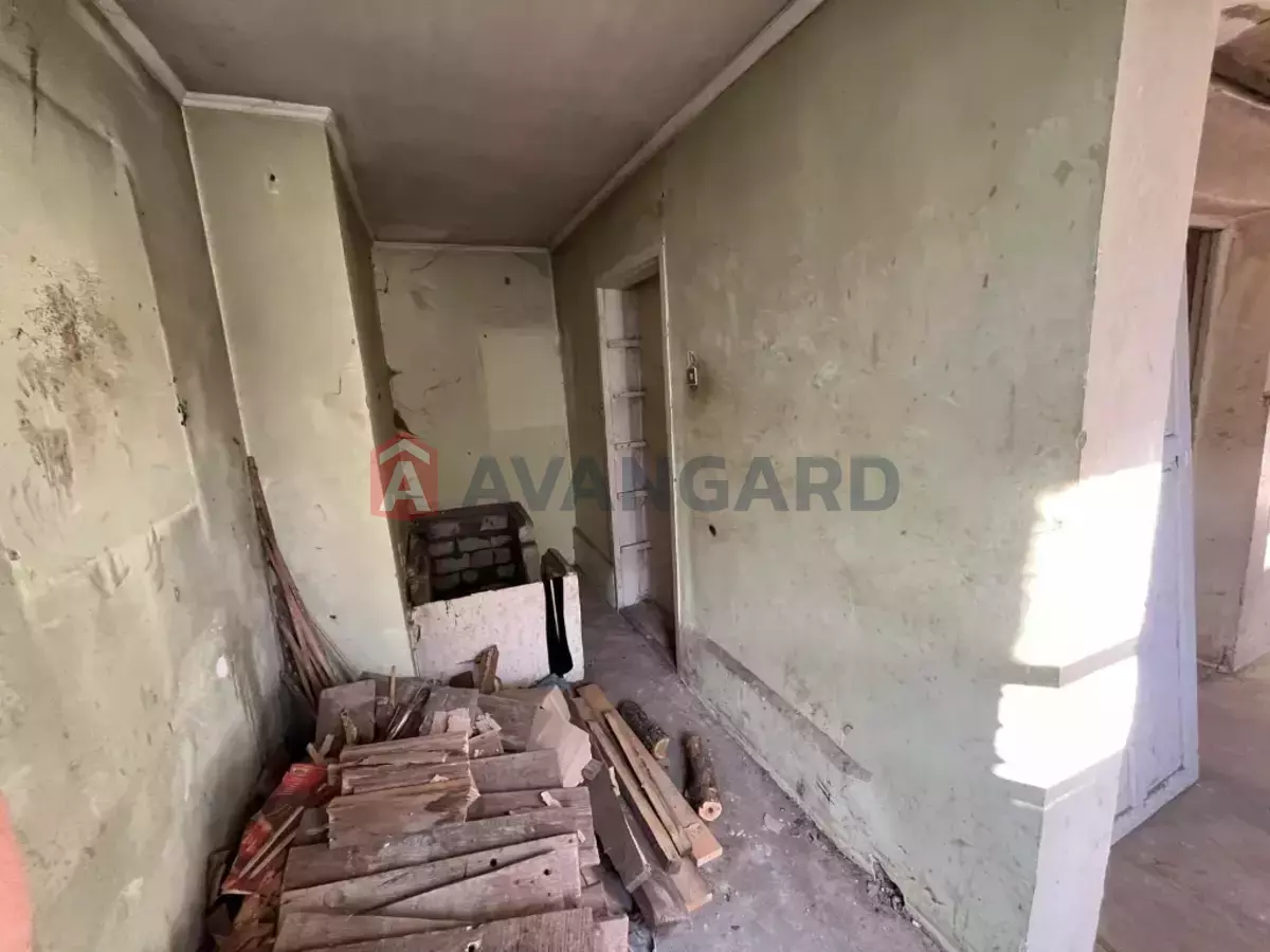 ������� �������, 60 ��.�. ���� 13