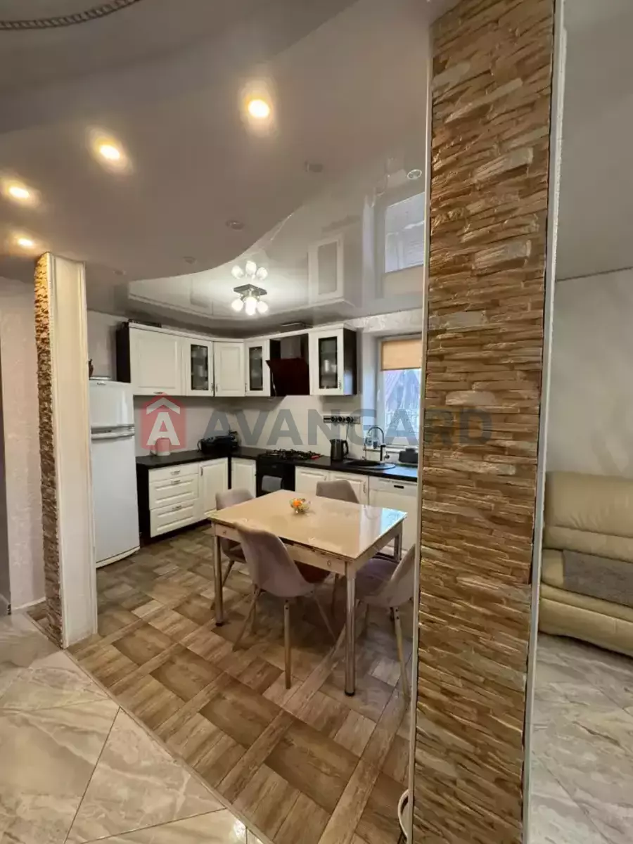 �������, 130 ��.�. ���� 1