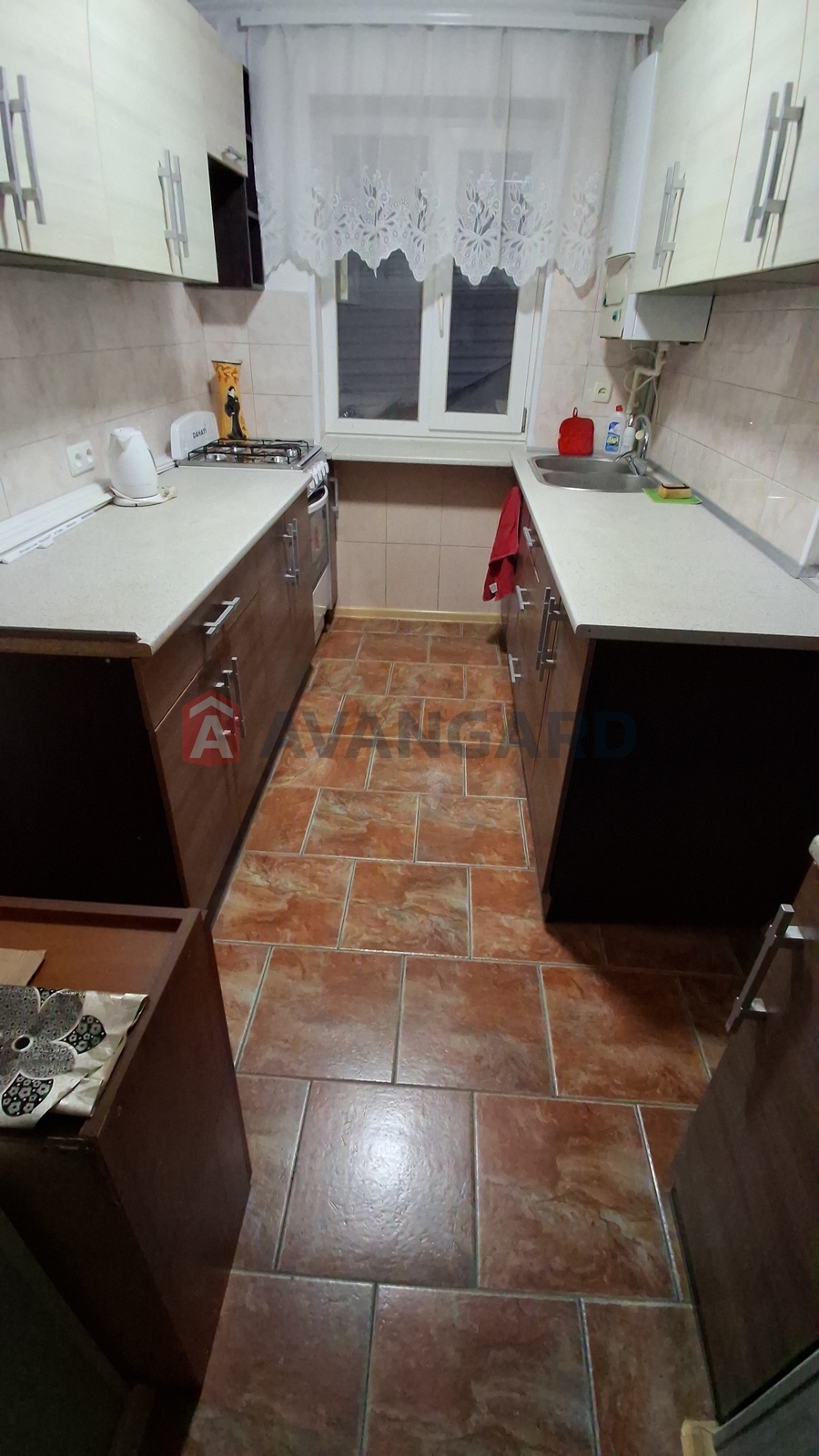 �������, 100 ��.�. ���� 6