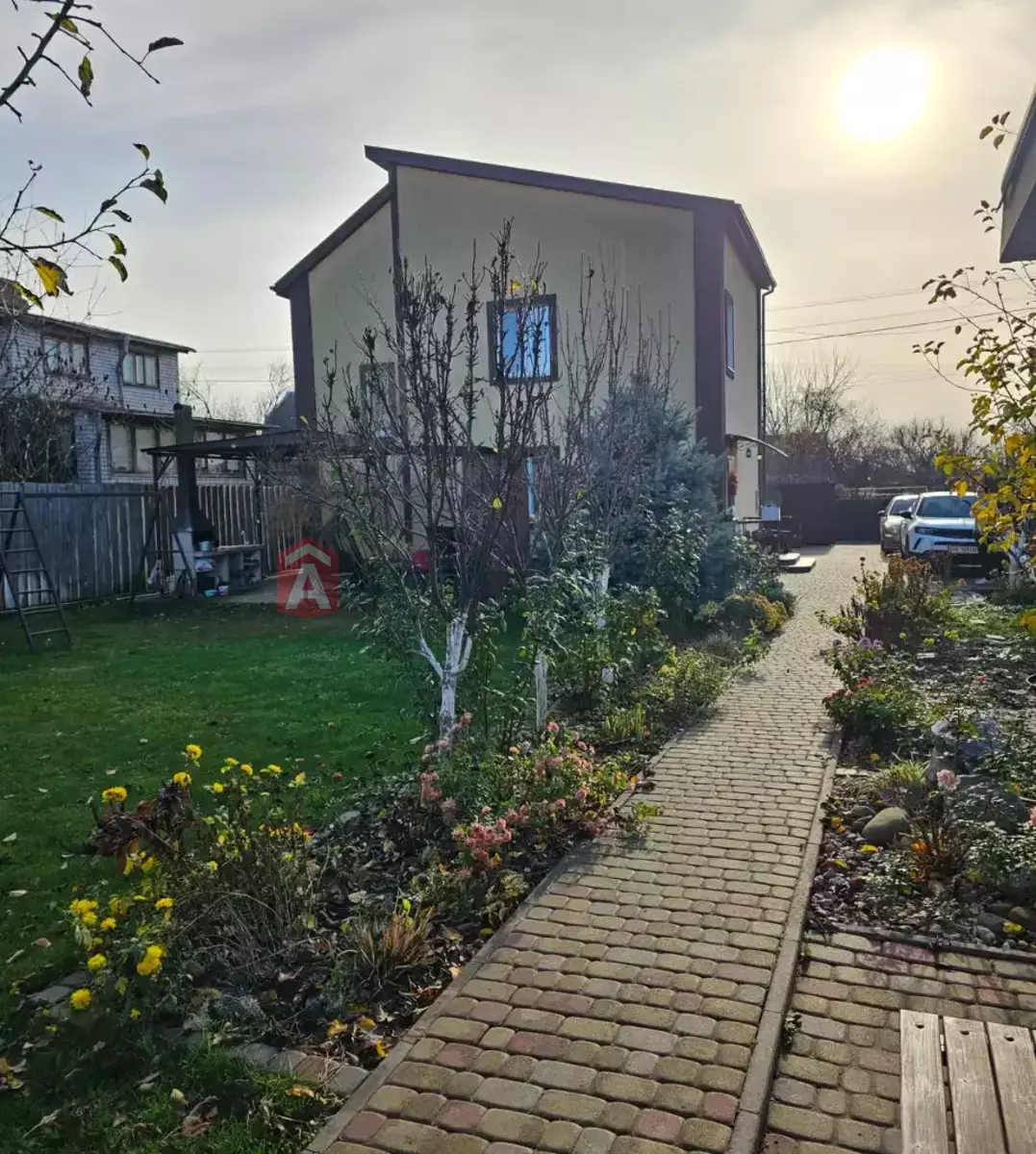 ����, 100 ��.�. ���� 16