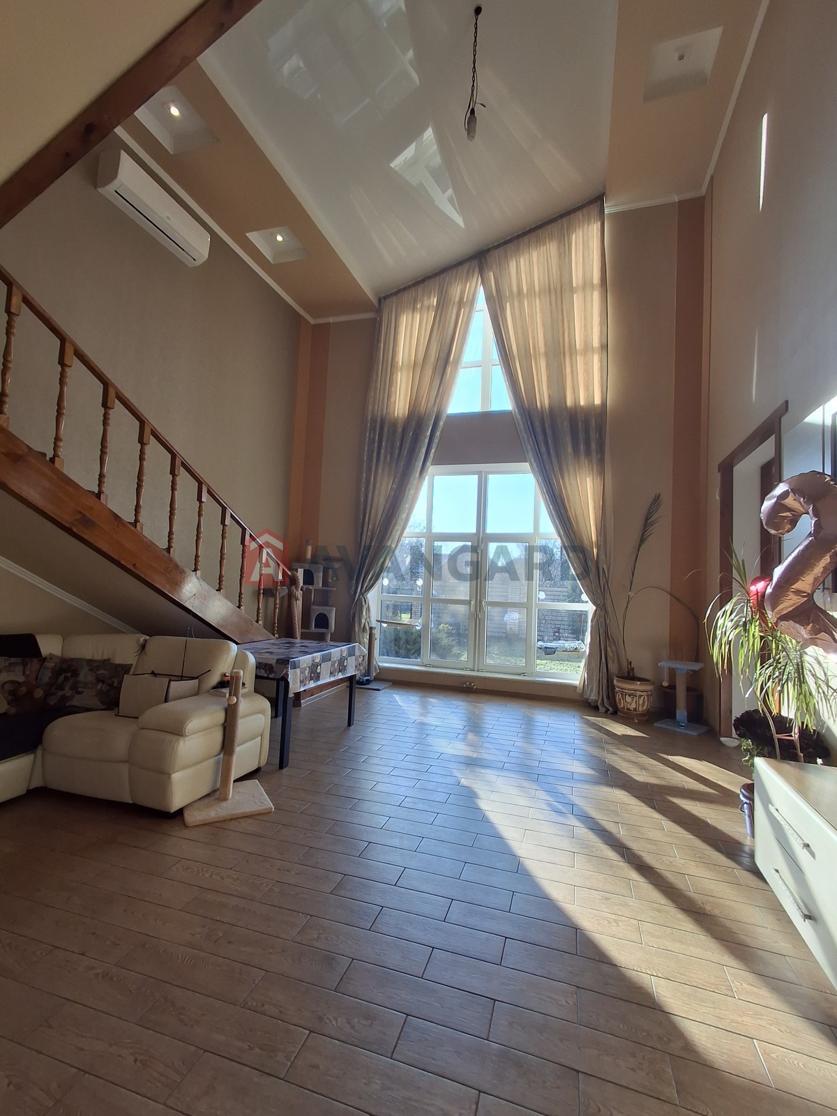 �������, 180 ��.�. ���� 17