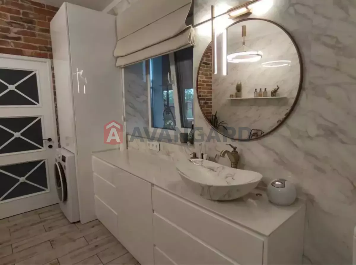 �������, 200 ��.�. ���� 13