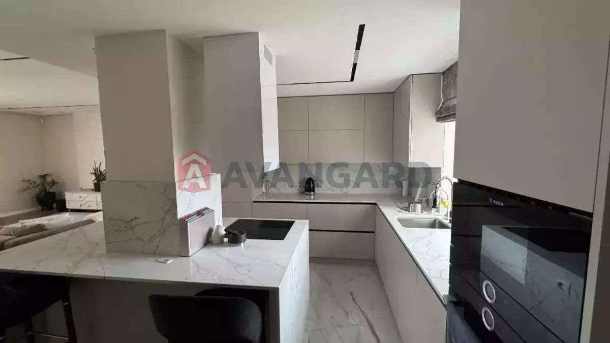 �������, 180 ��.�. ���� 18