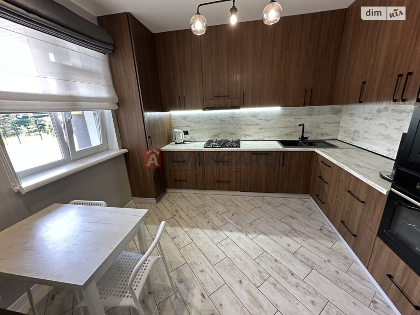 �������, 100 ��.�. ���� 1