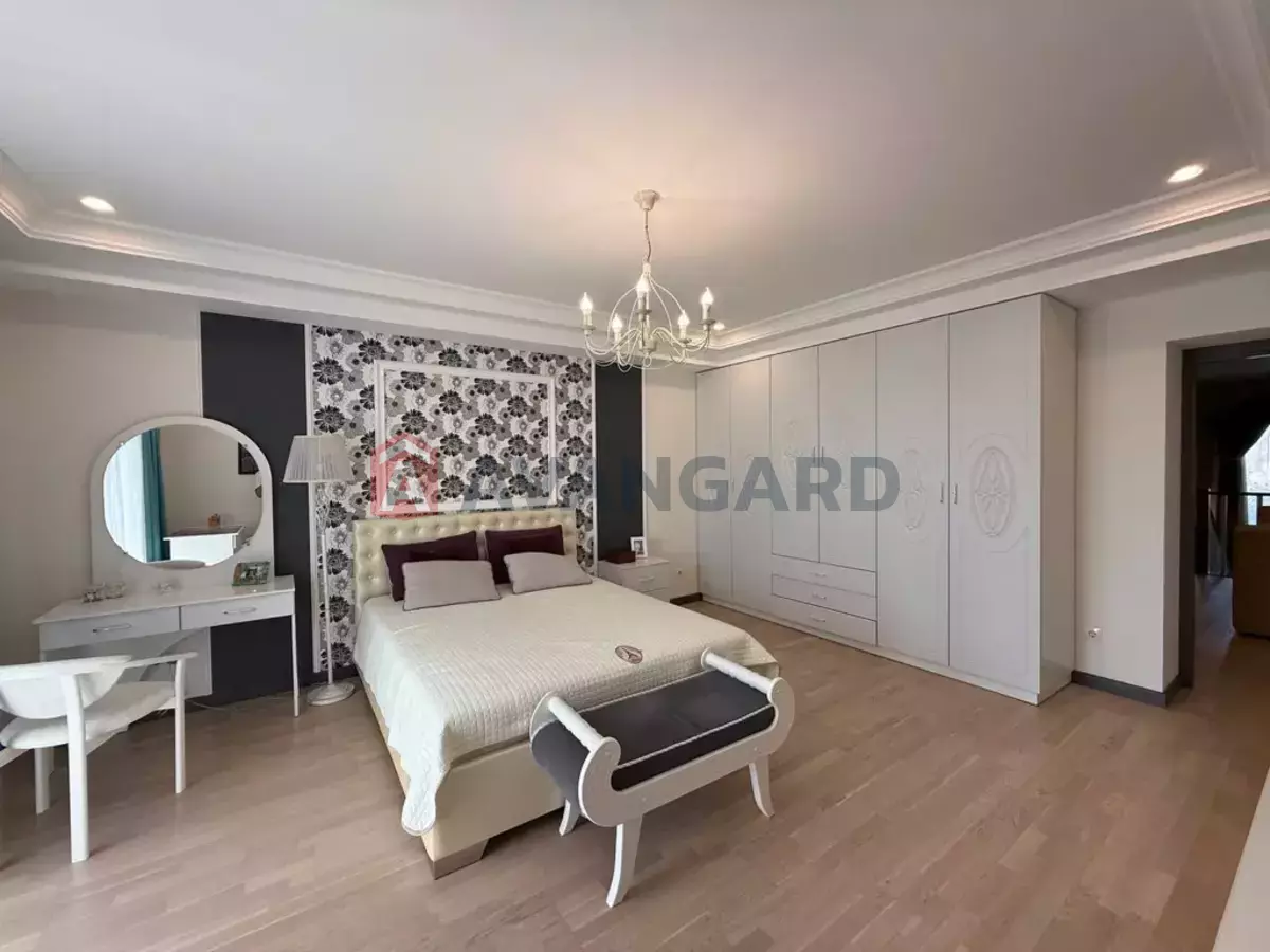 �������, 275 ��.�. ���� 10