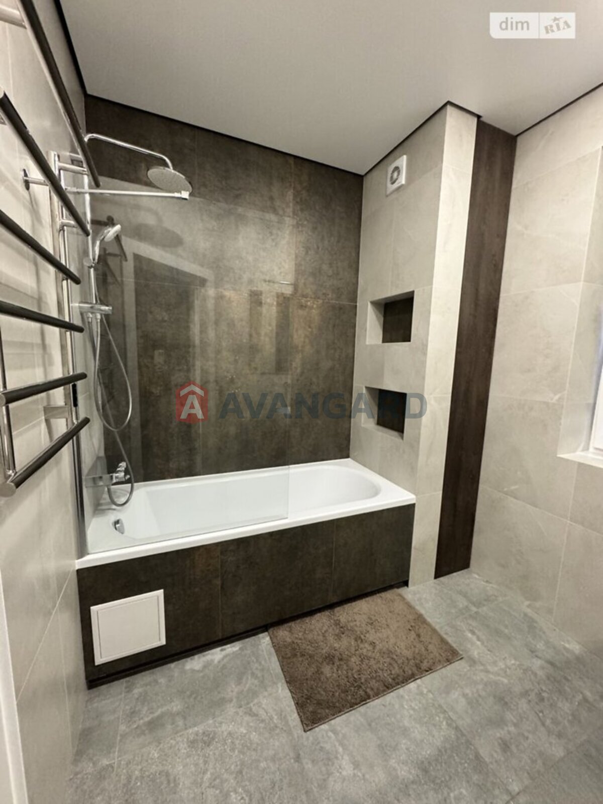 �������, 115 ��.�. ���� 12