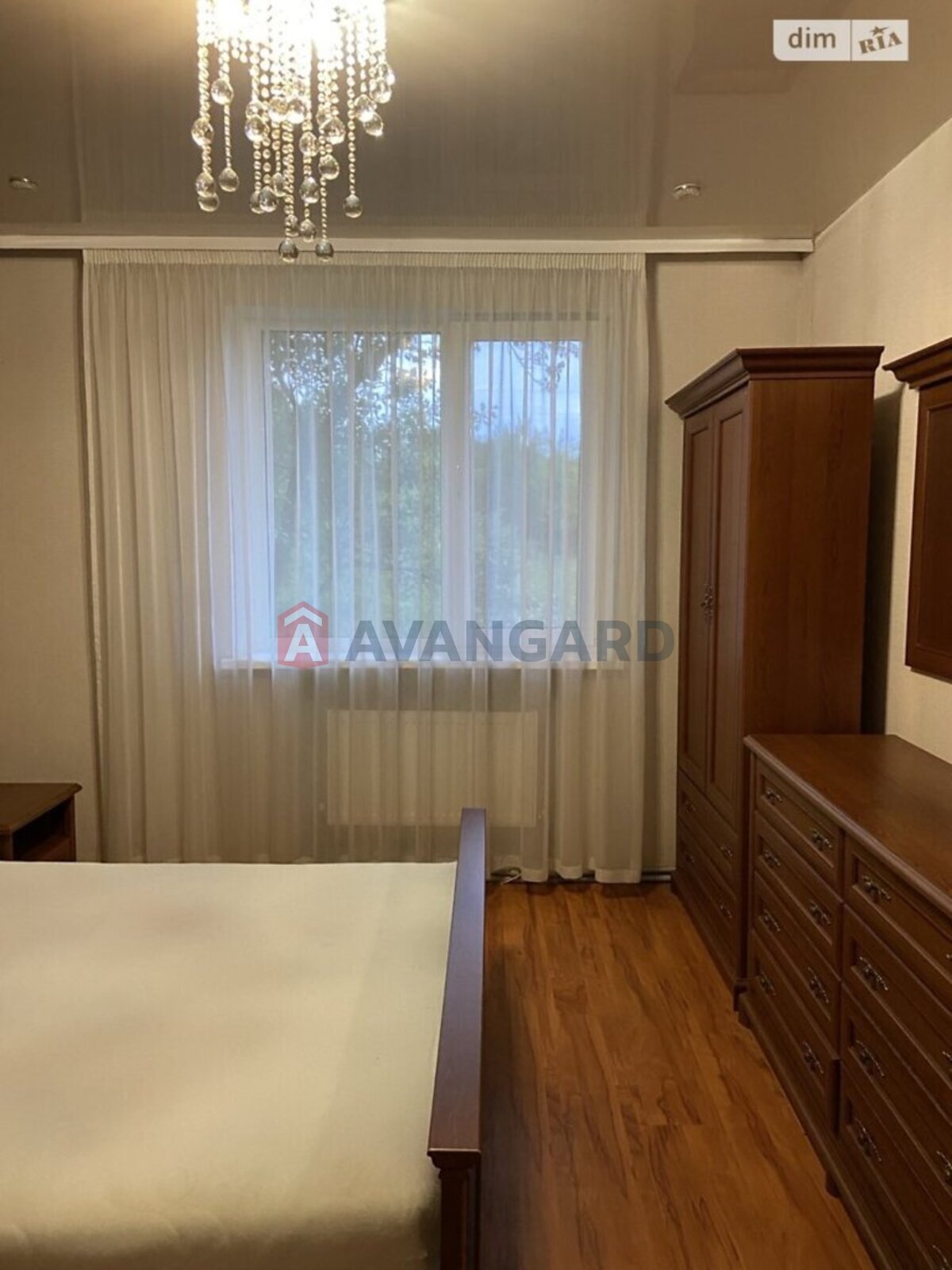 �������, 275 ��.�. ���� 9