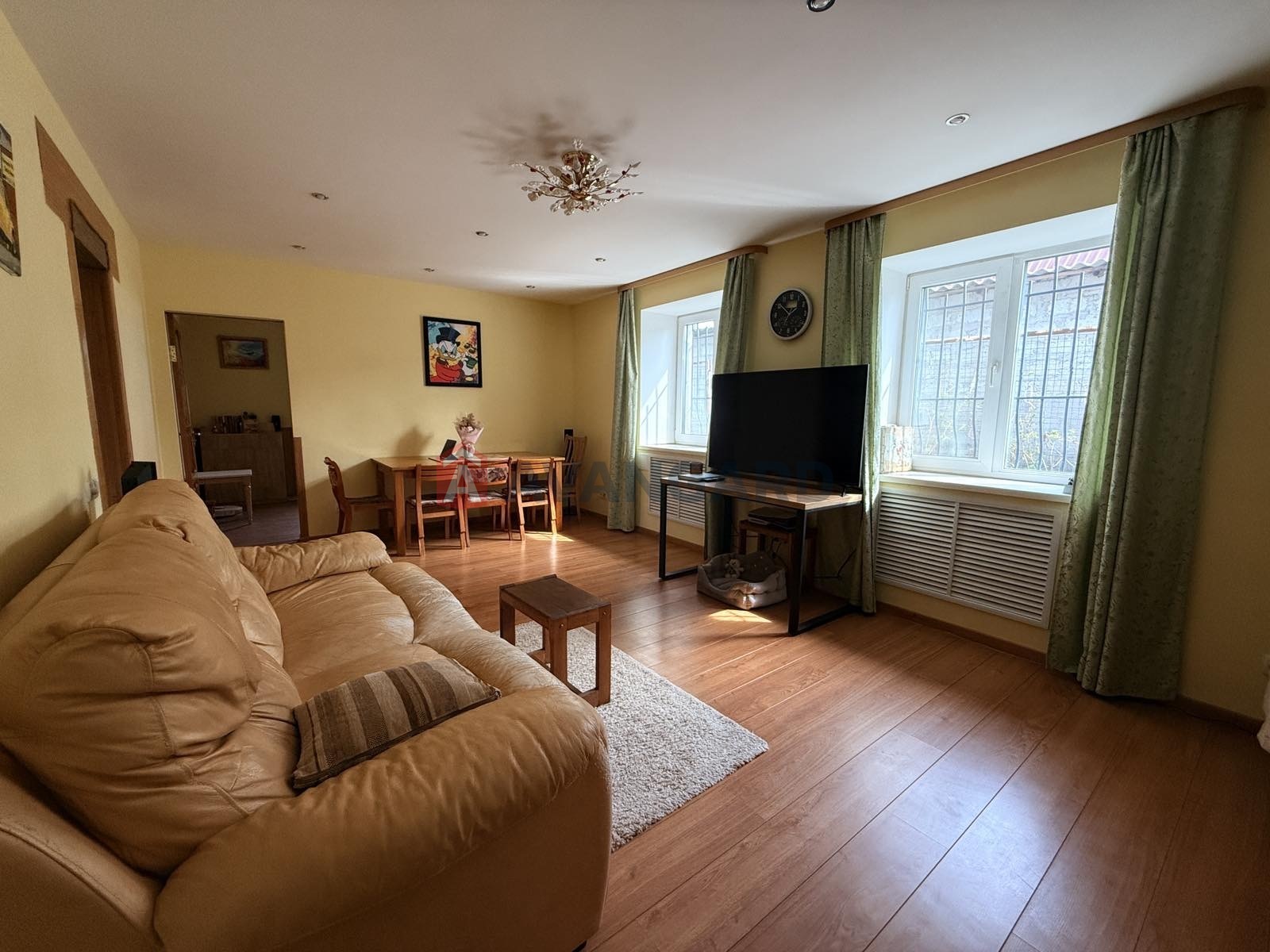 �������, 180 ��.�. ���� 10