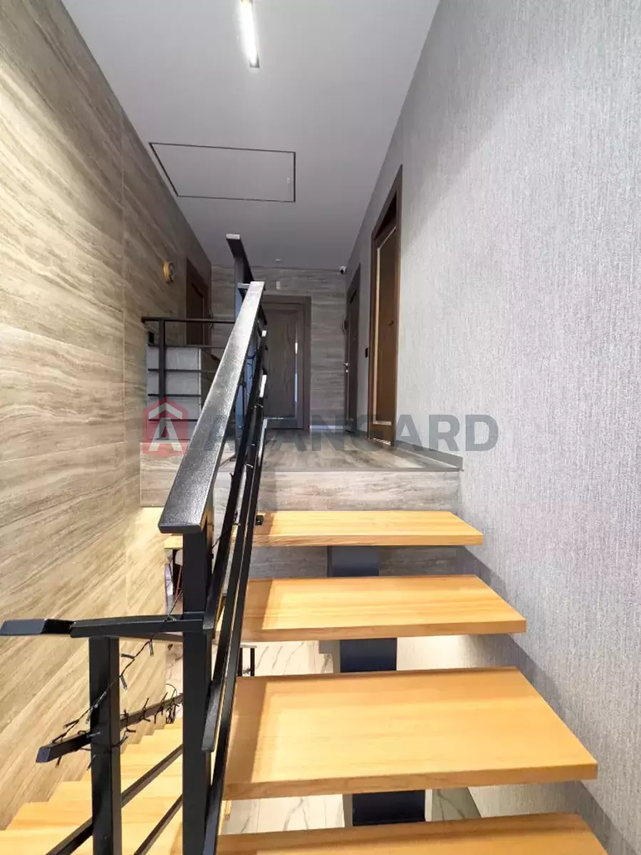 �������, 205 ��.�. ���� 21