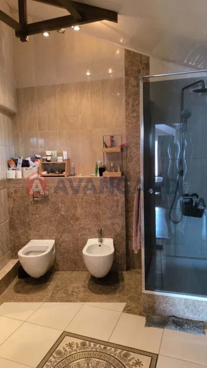 �������, 300 ��.�. ���� 8