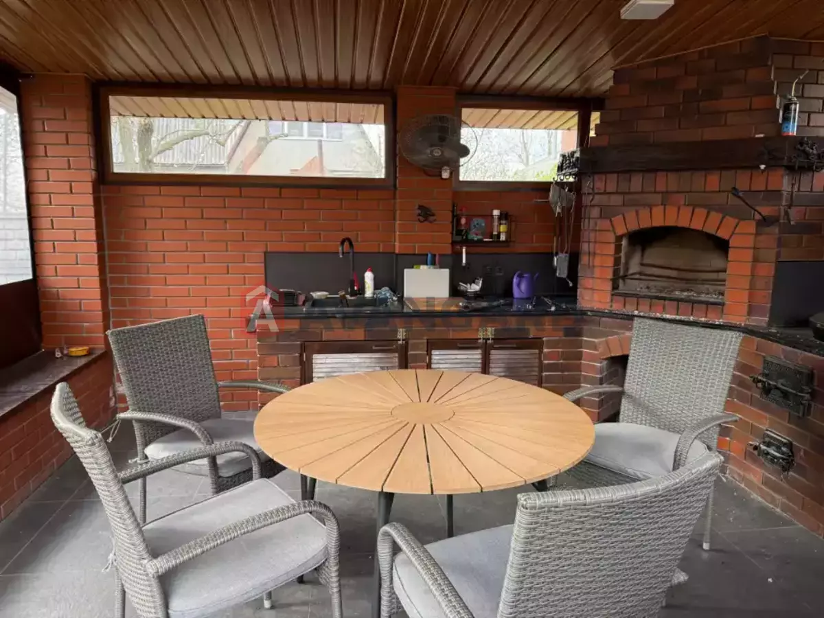 �������, 240 ��.�. ���� 18