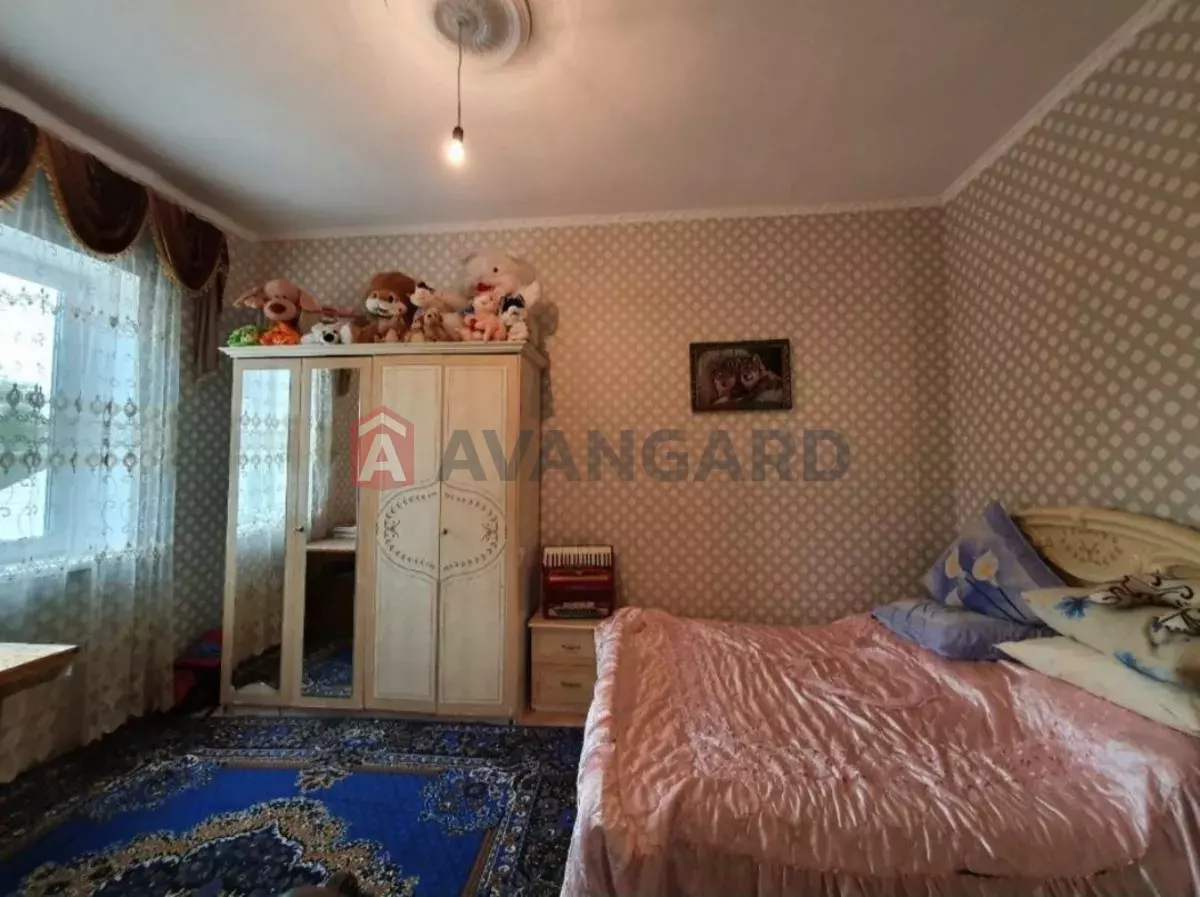 �������, 210 ��.�. ���� 8