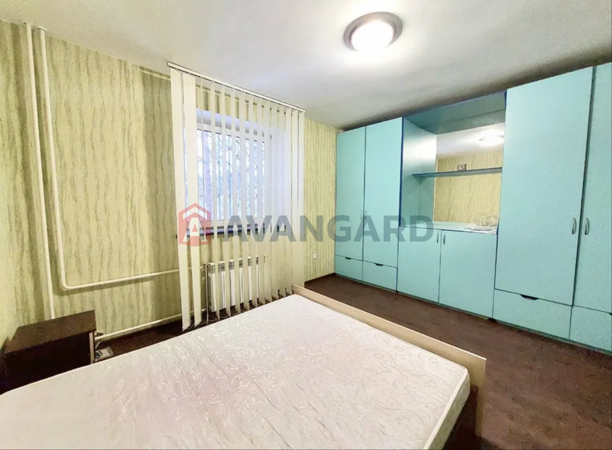 �������, 350 ��.�. ���� 12