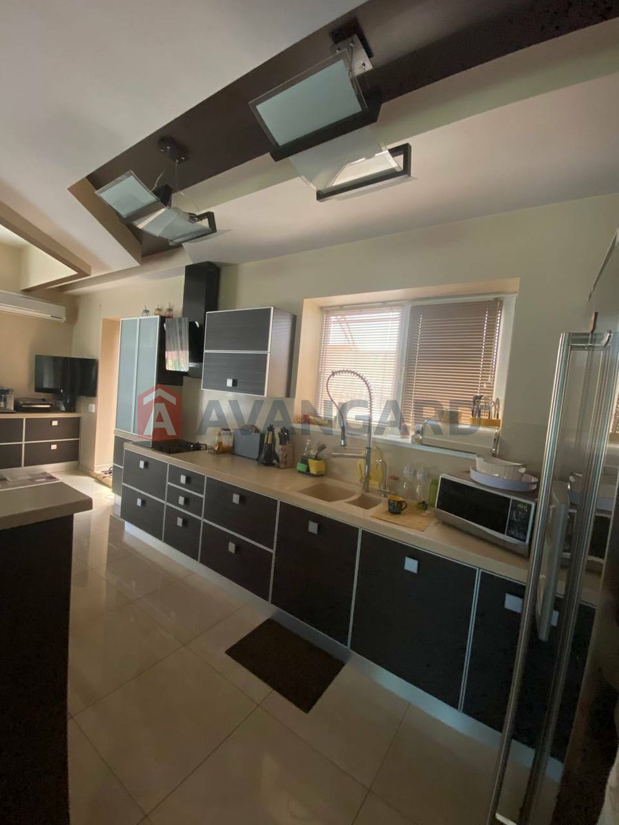 �������, 275 ��.�. ���� 11