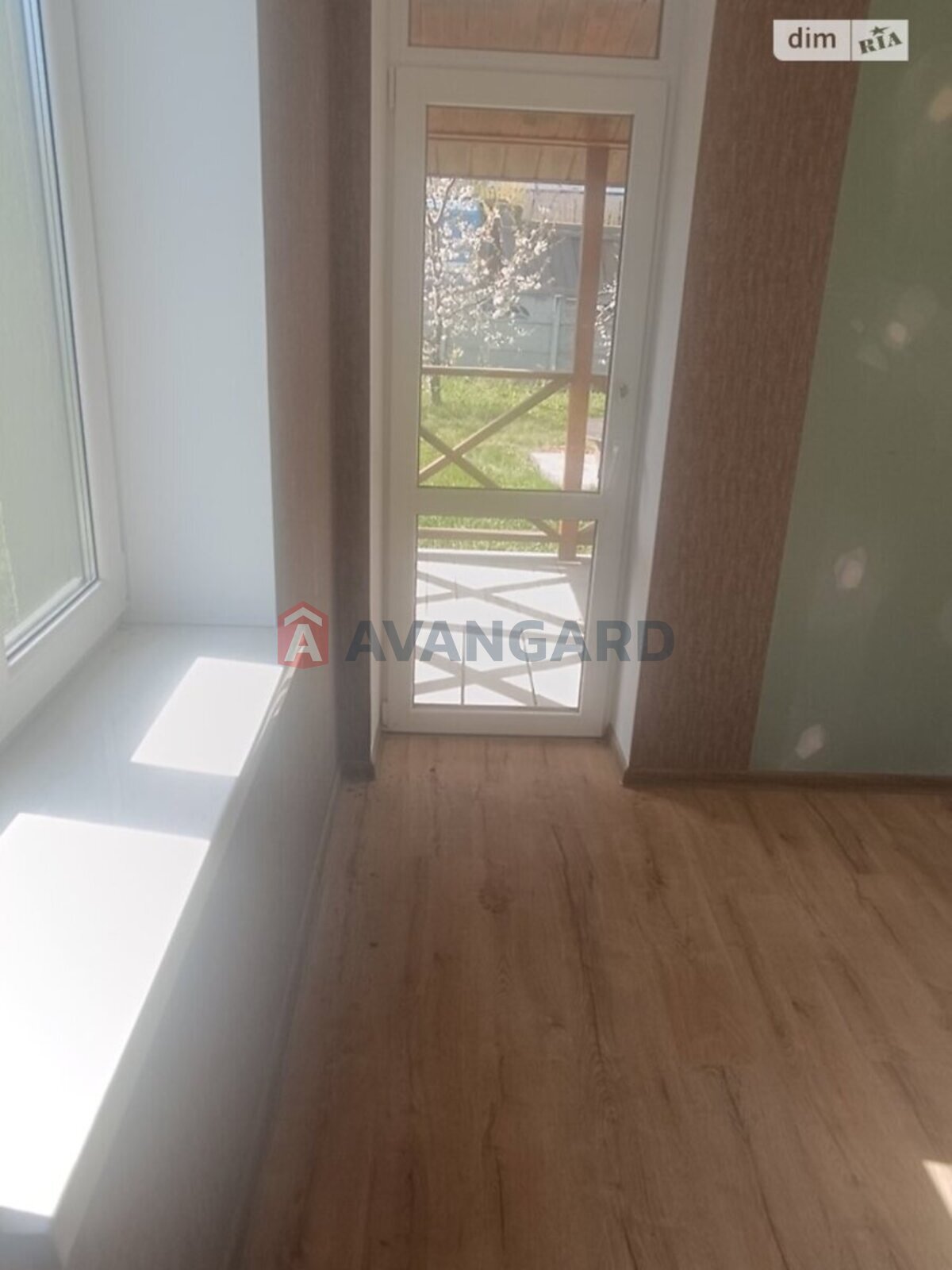 ���, 100 ��.�. ���� 20