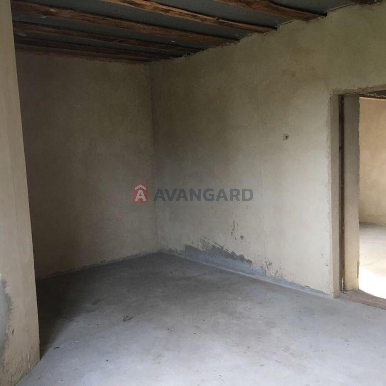 �������, 210 ��.�. ���� 13