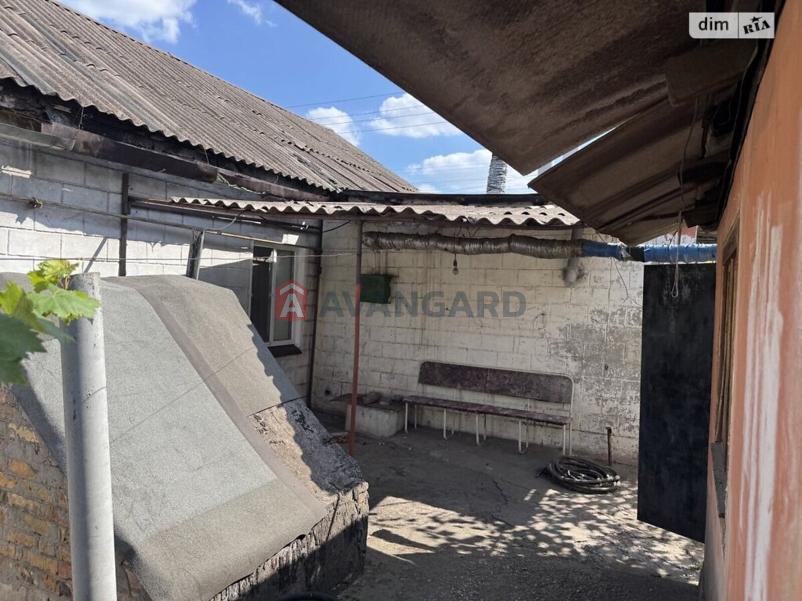 ������� �������, 52 ��.�. ���� 20