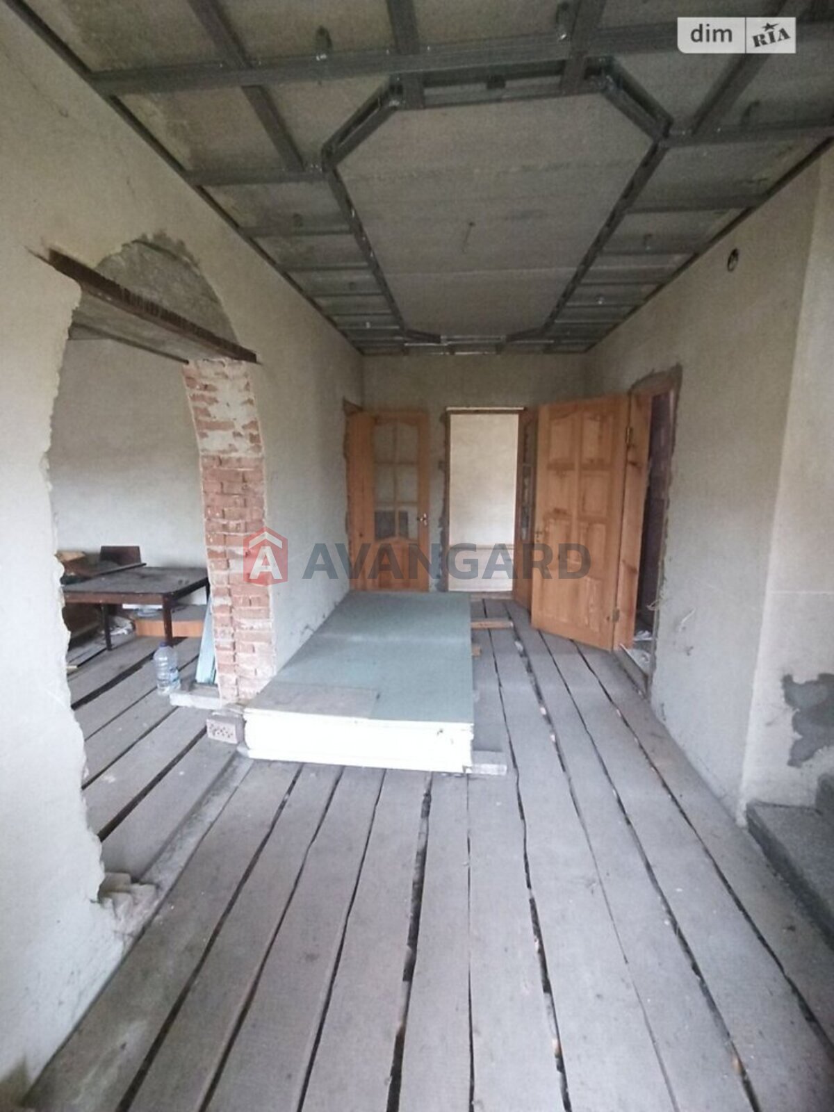 �������, 280 ��.�. ���� 4