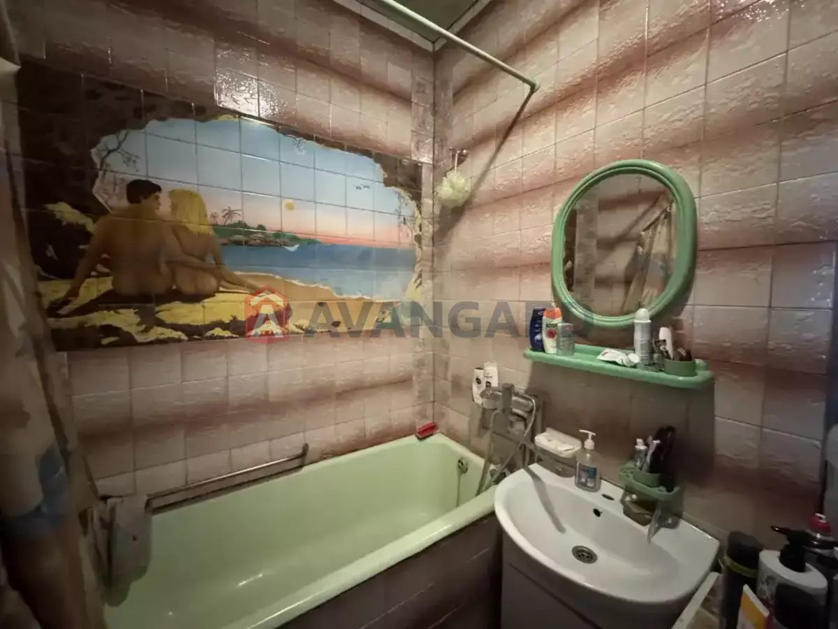 �������, 210 ��.�. ���� 17