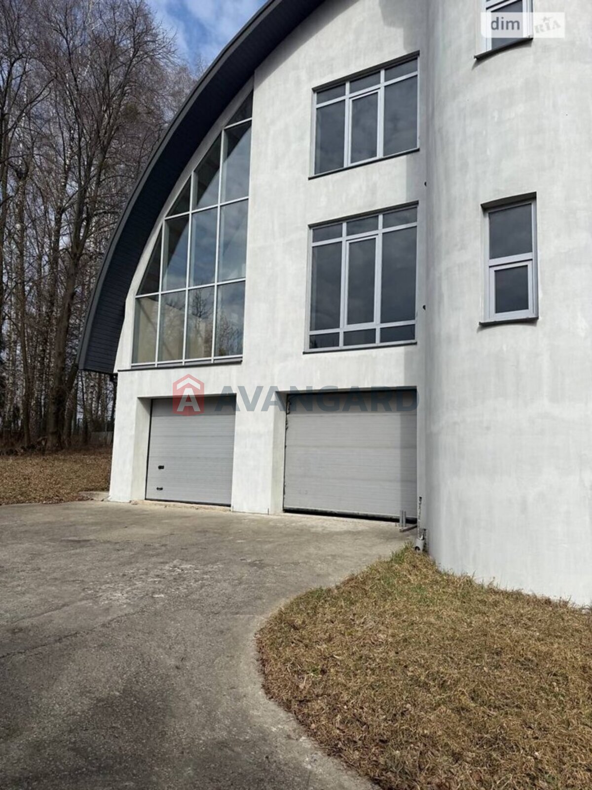 300 ��.�. ���� 3