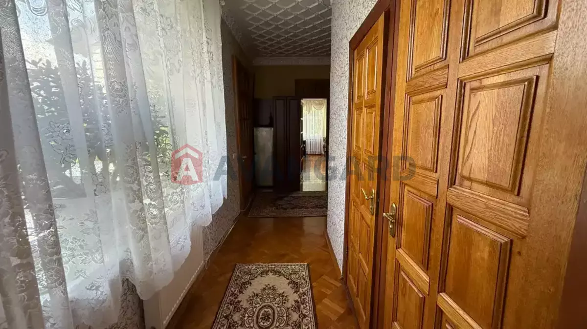 �������, 190 ��.�. ���� 13