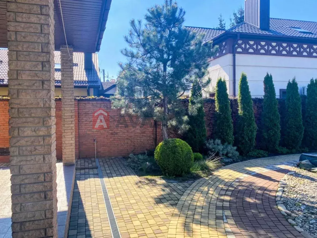 �������, 230 ��.�. ���� 4