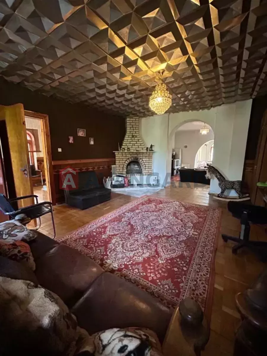 �������, 400 ��.�. ���� 16