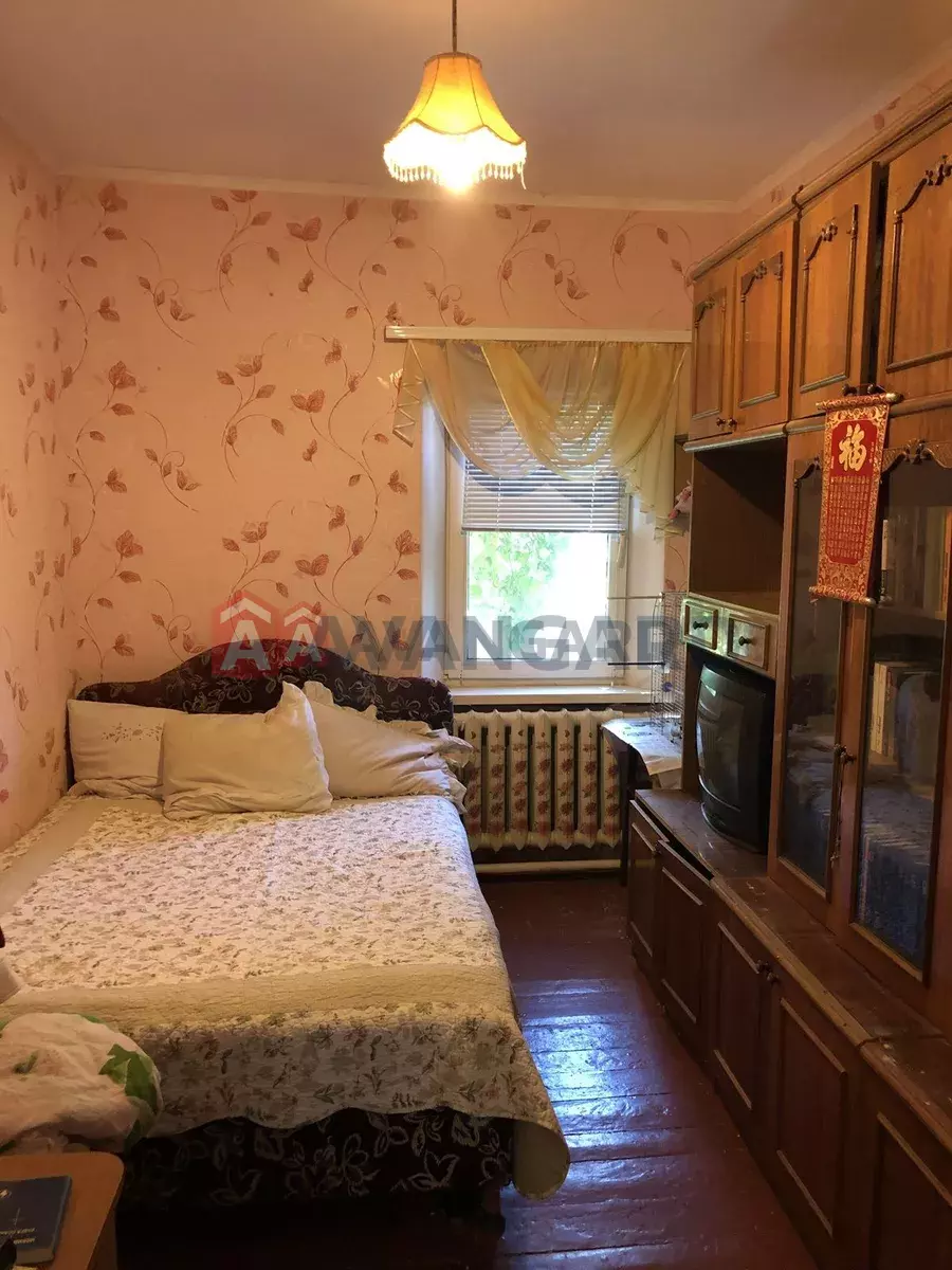 ������� �������, 85 ��.�. ���� 10