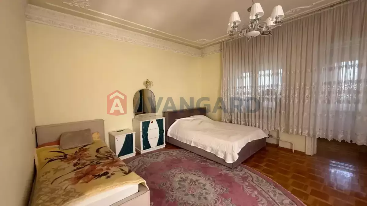 �������, 300 ��.�. ���� 25