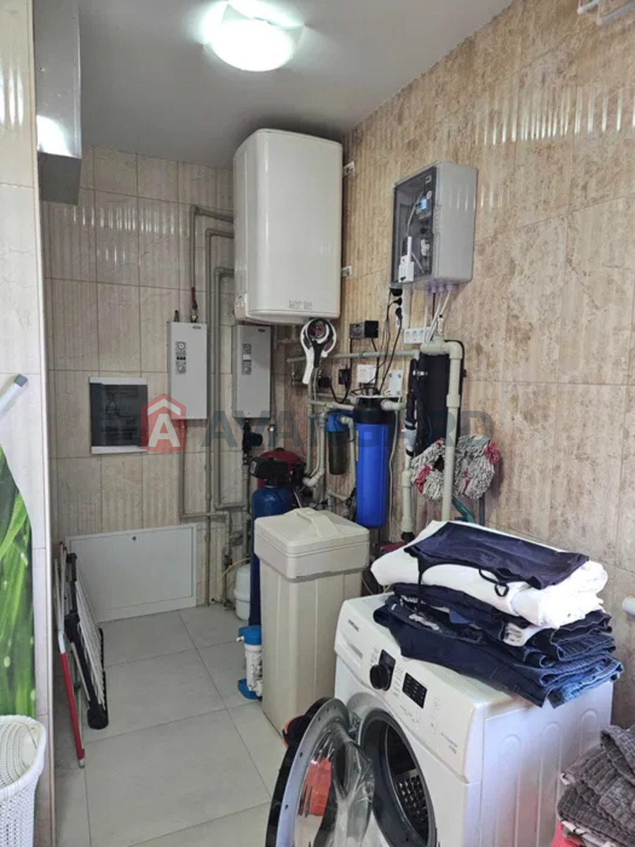 �������, 190 ��.�. ���� 12