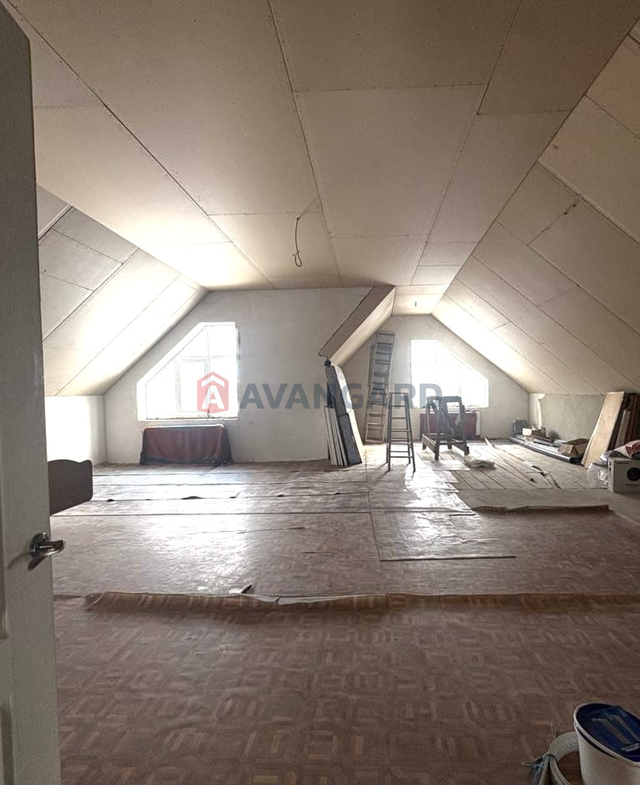 ���, 300 ��.�. ���� 10