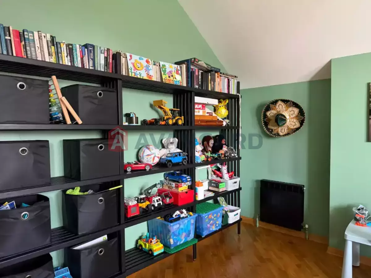 �������, 240 ��.�. ���� 12