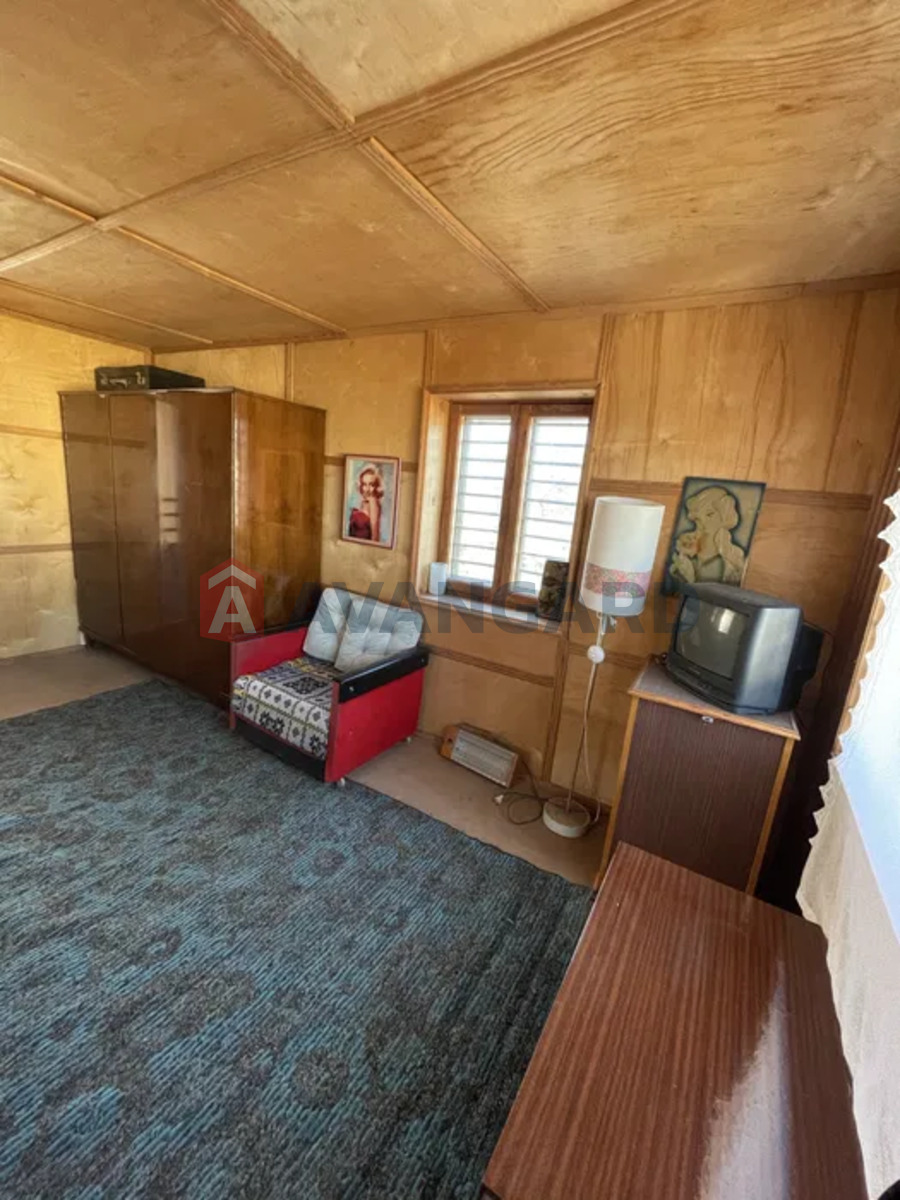 �������, 70 ��.�. ���� 13