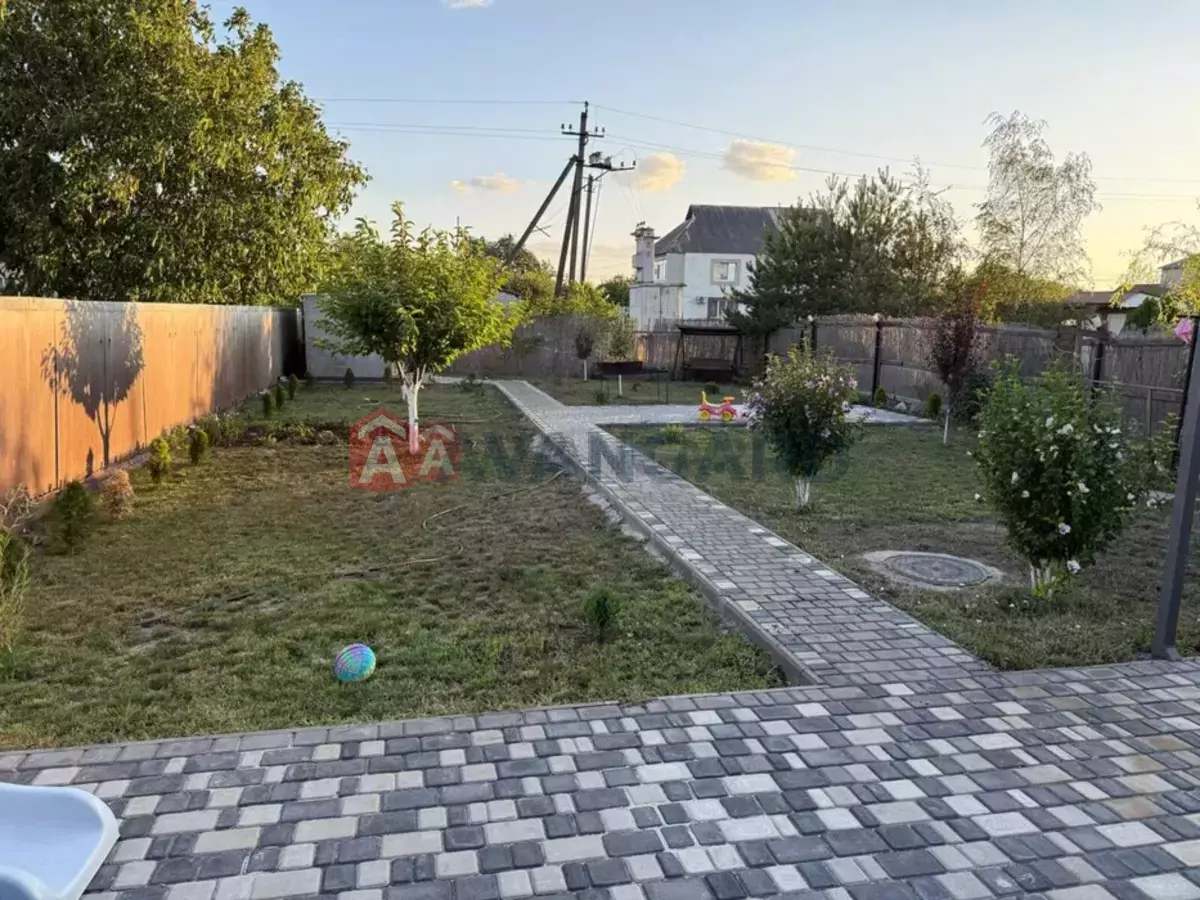 �������, 100 ��.�. ���� 17