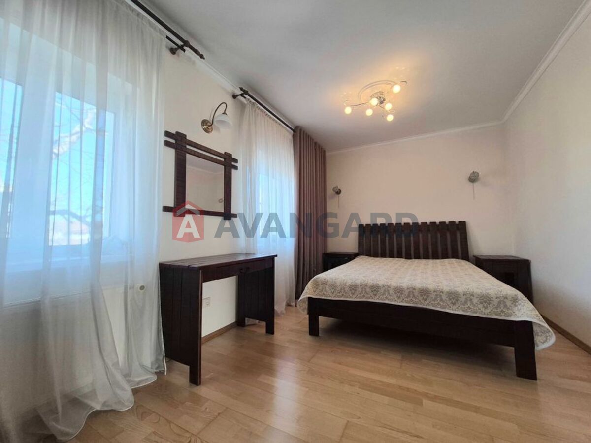 �������, 176 ��.�. ���� 12