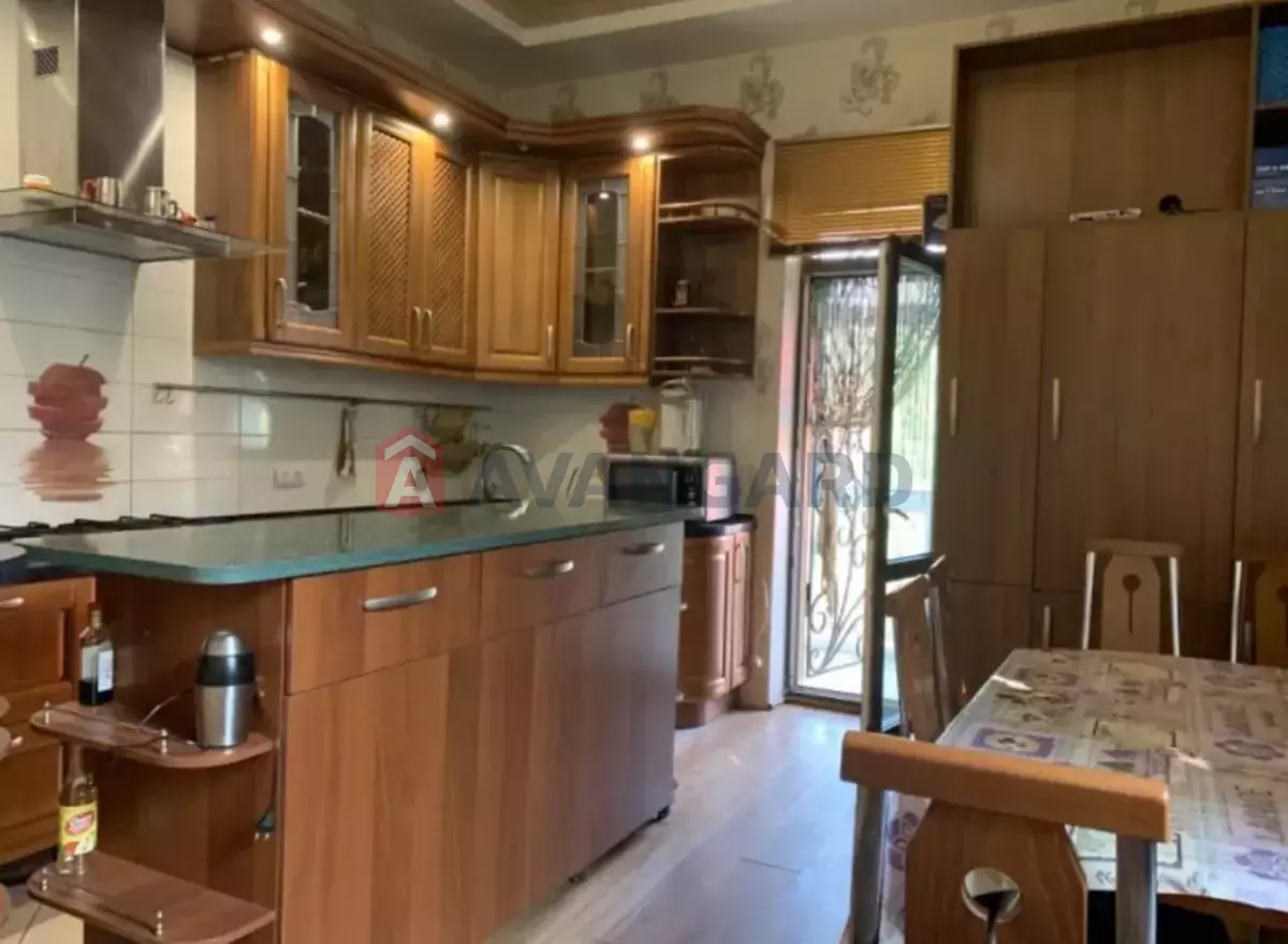 �������, 270 ��.�. ���� 24