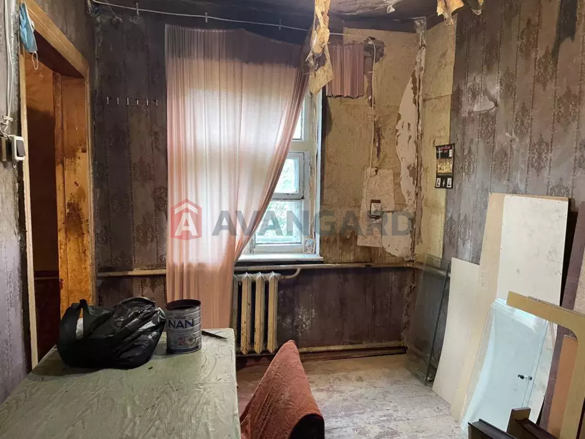 ������� �������, 32 ��.�. ���� 9