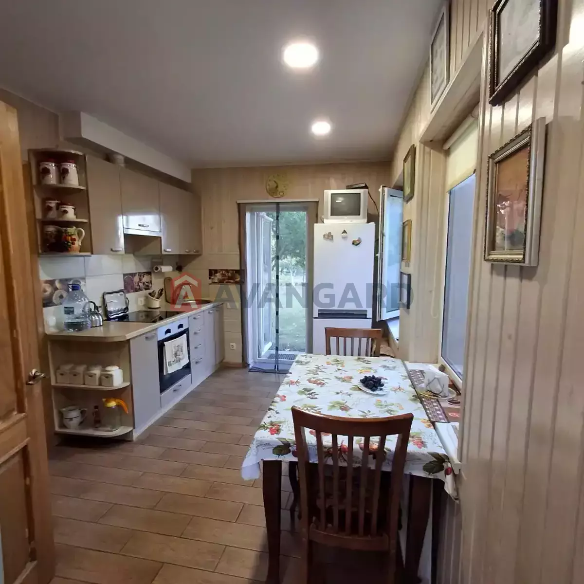 ����, 140 ��.�. ���� 11