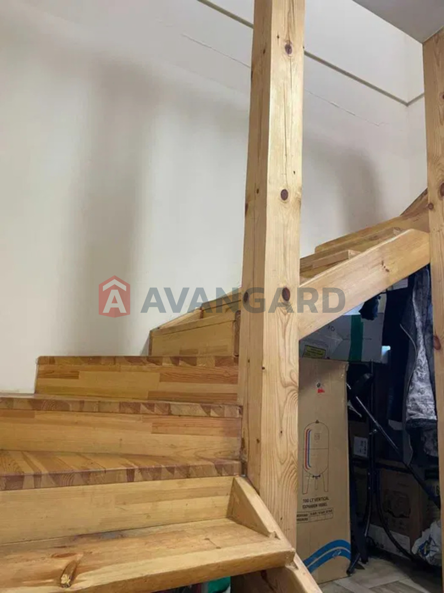 �������, 82 ��.�. ���� 9